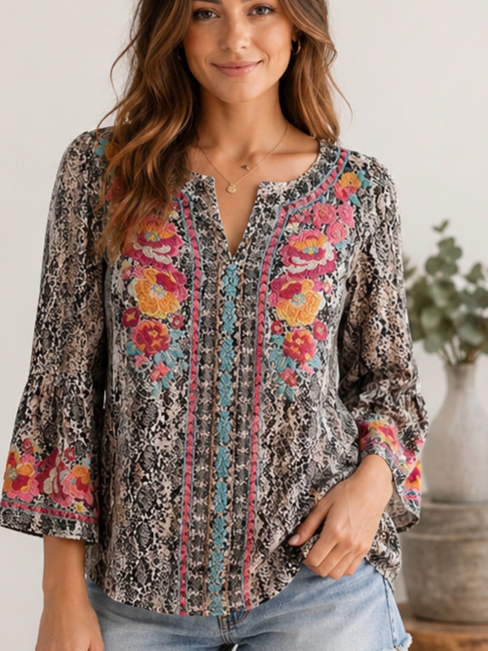Savanna Jane - Floral Embroidered‎ Women's Top size Small
